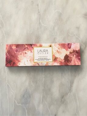 Laura Geller Blushing Beauty 12 Eyeshadows, 1 Highlighter & 1 Blush Palette